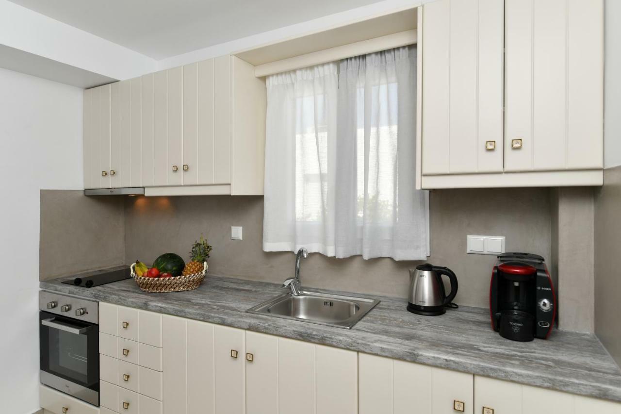 Corina Studios-Apartments Nausa Exteriér fotografie